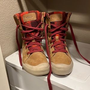New Keen plaid boots